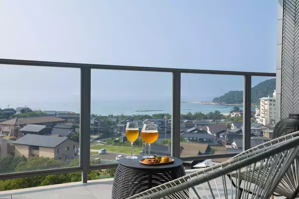 「海景と麦香のさりげない贅沢。 海の京都・丹後で、2週間だけの静やかなひととき。｜夕日ヶ浦温泉「佳松苑 別邸ふうか」」の画像