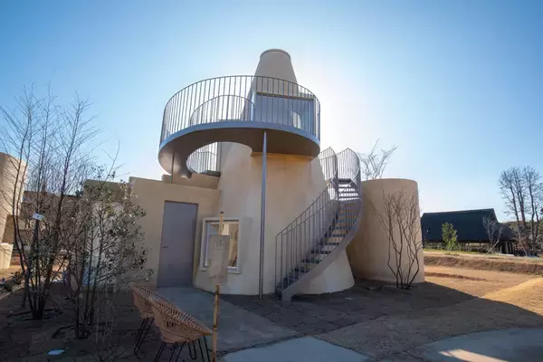 「兵庫・淡路島「はたけのリゾート 燦燦Villa」大阪・関西万博「大屋根リング」建築家藤本壮介氏を招いた『燦燦Villa グランドオープニングイベント』2月20日に開催」の画像