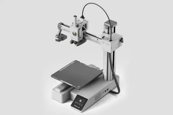 CINE LAB　「学んで・見て・描く！３Dプリンターのひみつ発見隊！」～3Dプリンター製カードにオリジナルキャラクターをデザインしよう～ワークショップ開催