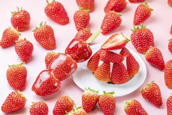 「＜いちご専門店の道の駅 いちごBonBonBERRY＞15組限定！15円でいちご盛り放題を開催！さらに150％いちご増量パフェや大粒いちごの限定メニューも！旬の静岡いちごが盛りだくさんの「いちごの収穫祭2026」を2月20日(金)から5日間開催！」の画像