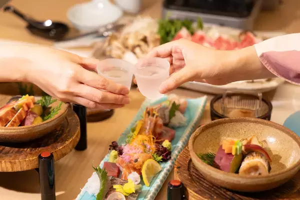 「【客室から花火を鑑賞】鳥取・皆生温泉で愉しむ大人の夏旅　夕食時フリードリンク付き宿泊プラン販売｜2026年7月より」の画像