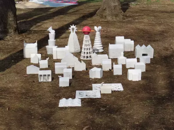 「3/22まで小金井公園で野外アート展を開催中！3/8には特別プログラム「アーティスト・トーク」＆「パフォーマンス」も実施」の画像