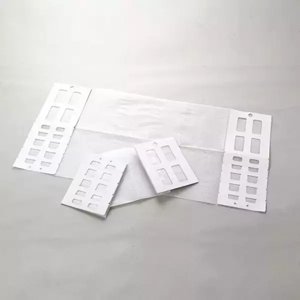 「部屋の空気を循環させるエアコンのホコリ汚れ防止に『サッと置くだけホコリとりフィルター エアコン用』新登場」の画像