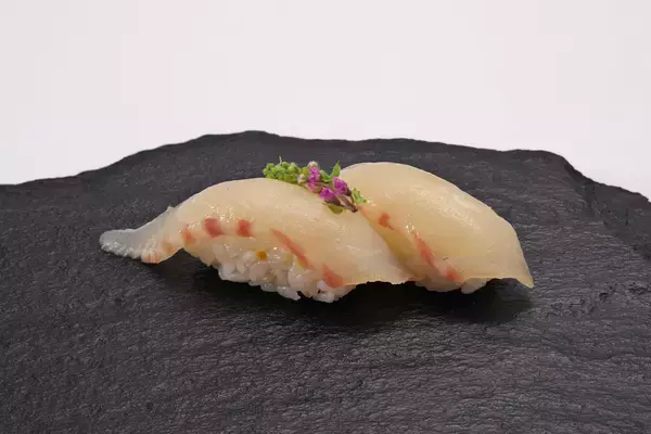 「春の旬を味わう『春の寿司まつり』を3月6日(金)より開催　～市場を通さず坊勢島の浜から獲れたて魚が店舗へ届けられる浜直地魚や春限定の匠の一皿など、季節の味覚を堪能～」の画像