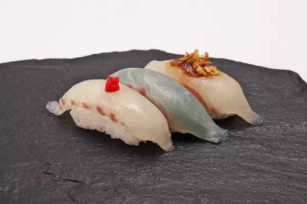 「春の旬を味わう『春の寿司まつり』を3月6日(金)より開催　～市場を通さず坊勢島の浜から獲れたて魚が店舗へ届けられる浜直地魚や春限定の匠の一皿など、季節の味覚を堪能～」の画像