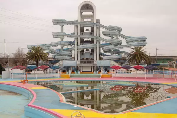 「橿原市総合プールにて、マーケット・音楽・サウナを楽しむ「つどう、巡る 2026」 4月18日（土）・19日（日）開催」の画像