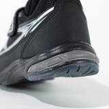 「子どものための靴「瞬足」から【雨天や夜間の歩行に】リフレクター搭載防水モデルが登場　16.0cmからの新展開で“小さいサイズの防水モデルが欲しい”に対応」の画像3