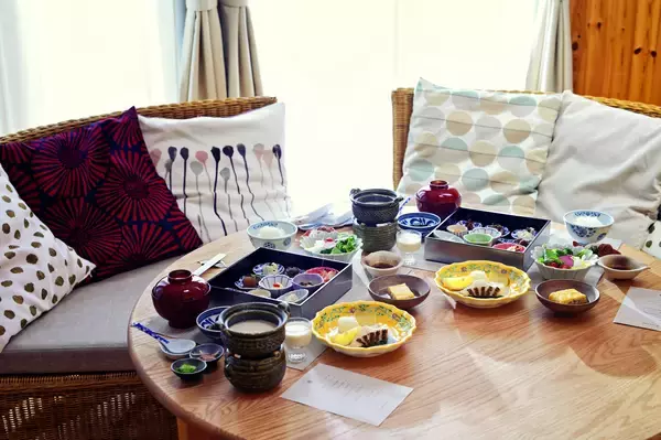 「リゾート地・淡路島で愛犬と一緒に、誰にも邪魔されない“おこもり冬旅”を兵庫県淡路島「GRAND CHARIOT 北斗七星135°」冬季限定『愛犬と過ごす極上の冬のお籠りステイ』」の画像