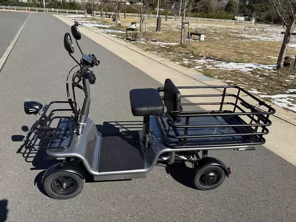 「特定小型四輪の制限寸法内でロング化を実現　全長約189cm／後ろカゴ130Lの積載強化モデル「エレカーゴフルロング」2/12(木)販売開始」の画像