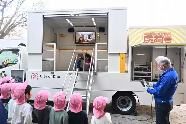 新起震車のお披露目及び地震体験を実施