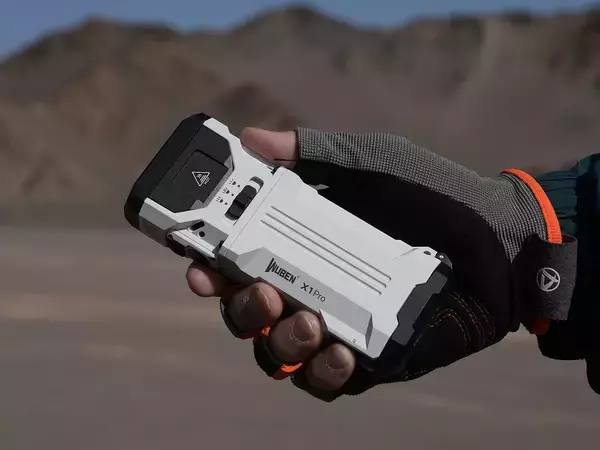 「Wuben、デュアルビームとUSB-C急速充電対応のX1Pro EDC懐中電灯を発売」の画像