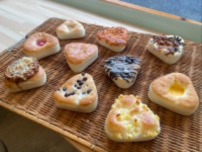 あいみパン　おむすび販売開始？！～米粉100％ グルテンフリーのおむすびパン～