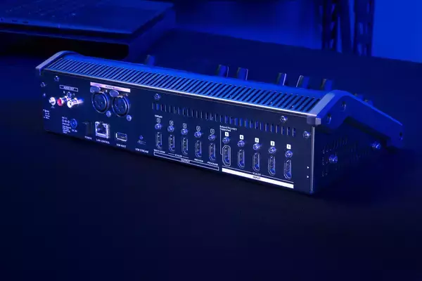 「ロングセラーの小型ビデオ・スイッチャー「V-1シリーズ」の4K対応モデルが登場」の画像