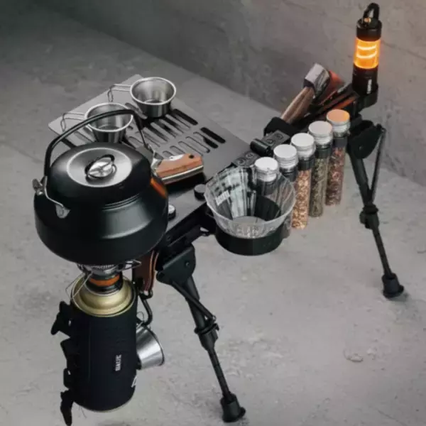 「待望のメカ系ギア登場—折り畳み式ミニテーブル「機銃犬」がMakuakeにて公開中 3日で100名の応援者を獲得！」の画像