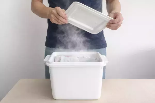 【第1回災害食アワード優秀賞】非食品で最上位！水だけで温かい食事を作る『あったかフードボックス』