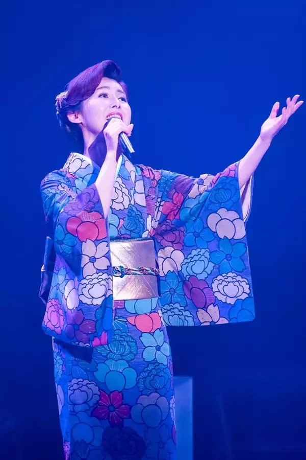 「小桜舞子、新曲「かごめかごめ」を初披露！ファンの熱い声援にヒットを誓う！」の画像
