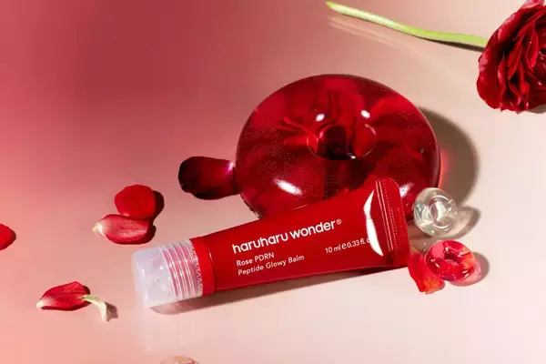 韓国発「haruharu wonder」から“ヴィーガンローズPDRN”配合の新作リップバームが登場！ぷるんと輝く弾力水光リップへ。