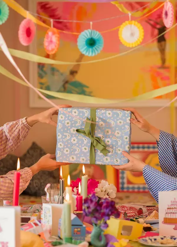 「一枚の紙以上の価値をもつ紙製品「気持ちを繋ぐアートピース」をamaが2026年2月より春ギフトに展開　ラッピングは「任せる」から「つくる」へ　物価高・人手不足が生んだ“セルフ・ラッピング”という新潮流」の画像