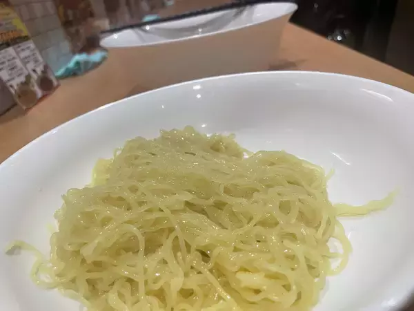 「【大阪・福島】ラーメン450円、食べ放題850円。物価高騰の時代に挑むラーメン店「喰う麺」がオープン」の画像