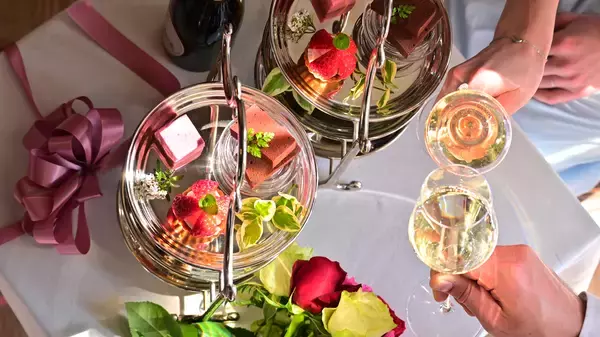 「兵庫・淡路島「Auberge フレンチの森」特製スイーツやシャンパーニュでご褒美ステイ！『女子旅プラン』2月1日より期間限定で提供開始！」の画像