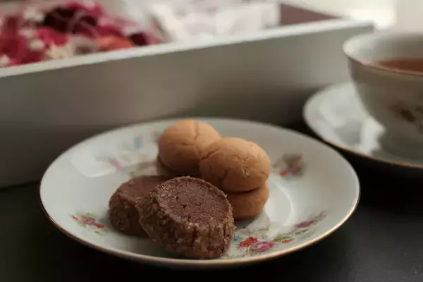 「【母の日】銀座「Armani / Ristorante」初代エグゼクティブペストリーシェフ・河崎賢司と空間デザイナー平野つぼみが贈る、五感を満たす「母の日ギフト」をCAMPFIREにて限定公開！」の画像