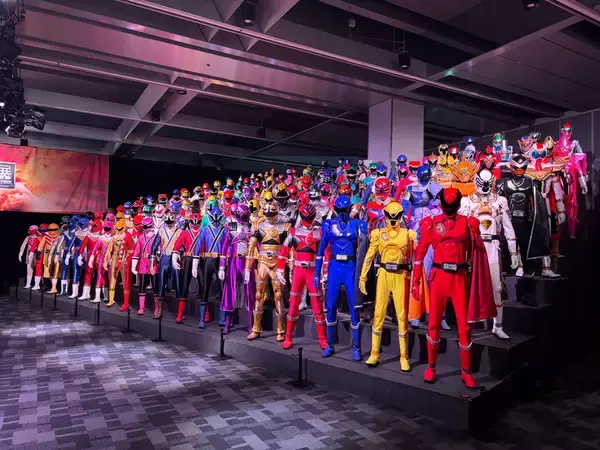 「13万人以上を動員したスーパー戦隊史上最大級の展覧会「全スーパー戦隊展」ひらかたパークにて開催決定！開催期間：7月18日(土)～9月27日(日)」の画像