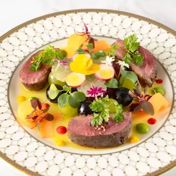 「秋だけの特別なぶどうランチ『La vigne（ラ・ヴィーニュ）』を、全席窓側の展望レストラン LAPUTAにて開催」の画像