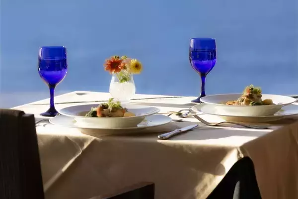 「秋だけの特別なぶどうランチ『La vigne（ラ・ヴィーニュ）』を、全席窓側の展望レストラン LAPUTAにて開催」の画像