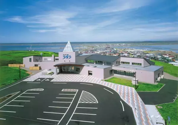 「≪北海道浜中町≫日本初！日帰り温泉施設とアニメとのコラボ「ルパン三世の湯 霧多布温泉ゆうゆ」が4月20日　施設まるごとルパン三世の世界へリブランド」の画像