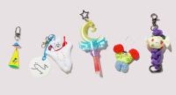 清澄白河のThe Bee's Knees Galleryに日常に寄り添う“小さなアート”が集結！国内外の作家による展示販売会《ラッkeychain展4(TM)》を開催