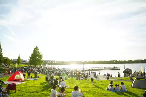 「越谷レイクタウン水辺ににぎわい拠点オープン　7つの飲食店が開業、埼玉県・越谷市・イオンモール・レイクアンドピースが連携し公共空間の利活用モデルを実現」の画像