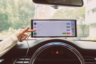 家族ドライブが一気に快適に！後席も前席も“好きな映像を好きな場所で”楽しめる11インチ大画面ポータブルディスプレイ「GetPairr Vista 1.0」、最終ロットのご案内