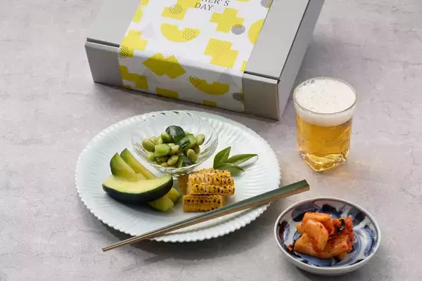 「父の日ギフトの正解はこれ！会話が弾む「ユニークなお酒のアテ・おつまみ」特集」の画像