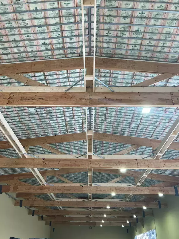 「15m×43m無柱空間を公開　岡本銘木店、非住宅木造 構造見学会を2026年2月19日 丹波篠山で開催」の画像