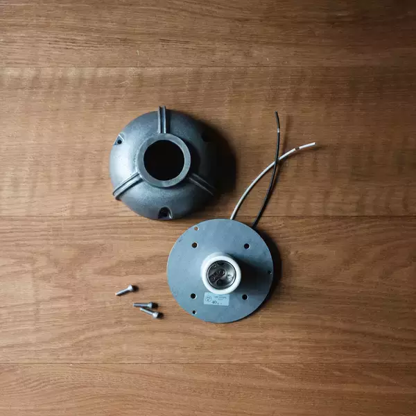 「【新製品】工業的質感を追求したアルミ鋳物製ブラケットライト　「CAST ALUMINUM LAMP」を発売」の画像