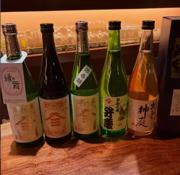 「出雲出身の店主が着物で迎える和のおもてなし。日本橋馬喰町にバー「与楽」オープン」の画像