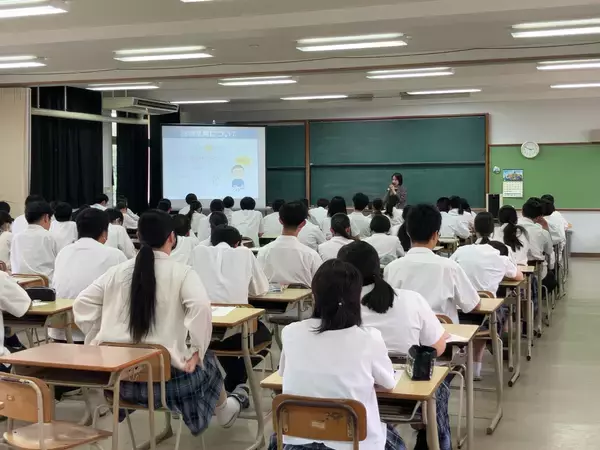 ドラッグストアモリ薬剤師が高校生向けに「薬物乱用防止教室」を継続実施