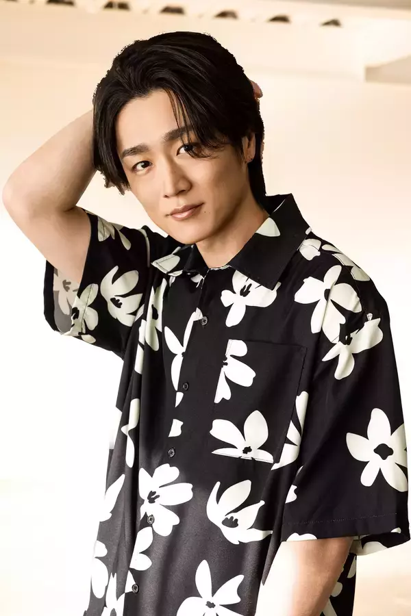 「真田ナオキ「プルメリア ラプソディ」有線 演歌歌謡曲リクエストチャート第1位！ミュージックビデオで使用したプルメリアと生写真の限定セット発売開始」の画像