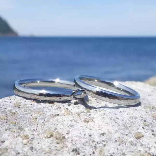 「【新しい愛のかたち】金属アレルギーに悩む二人へ」の画像