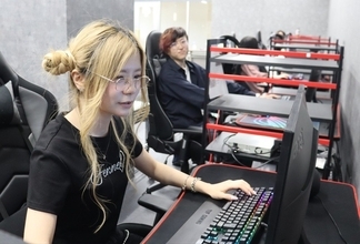 【岡山理科大学】フェンネルの元プロゲーマー、CURUMIさん招いて交流会　理大ｅスポーツ研究会