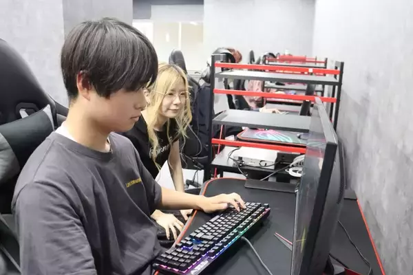 「【岡山理科大学】フェンネルの元プロゲーマー、CURUMIさん招いて交流会　理大ｅスポーツ研究会」の画像