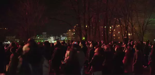 「冬の富士山と河口湖を花火で彩る「河口湖・冬花火」｜ふるさと納税型クラウドファンディング実施中　山梨県富士河口湖町」の画像