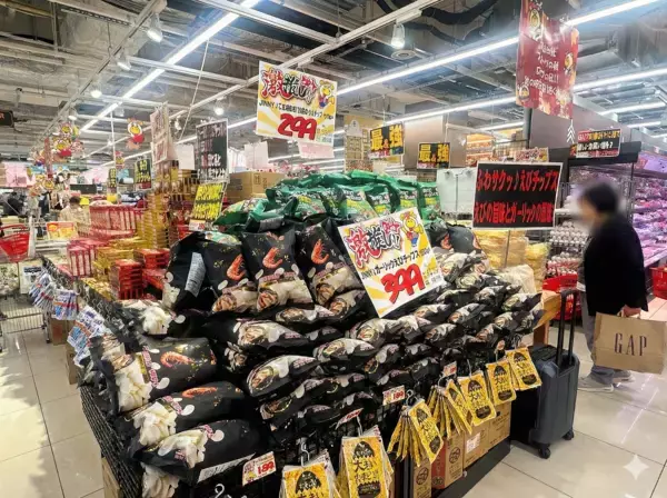 「ロピアの「精肉発祥・高コスパ」戦略とJinnyJの大容量スナック企画が合致、3月に大規模試食イベントを実施」の画像