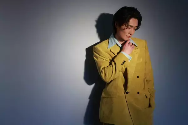 「真田ナオキの新曲は、豪華作家陣が放つ両A面シングル「陽が沈む前に・・・／プルメリア ラプソディ」新ビジュアル＆ティザー解禁！」の画像