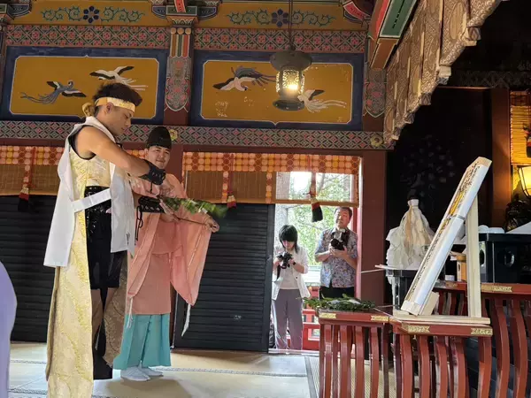 「東京力車、浅草神社で新曲「勇者の轍」ヒット祈願！浜口京子が“応援隊長”として熱烈エール」の画像