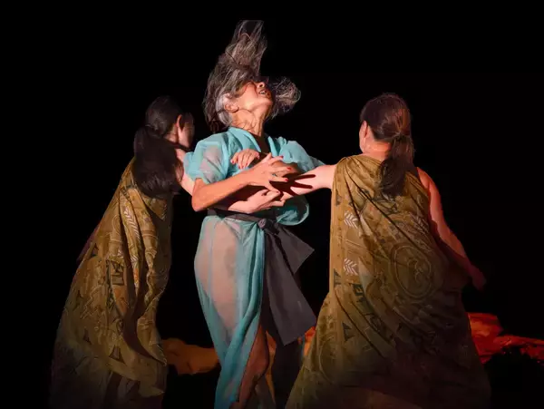 「20世紀文学の古典である安部公房『砂の女』を基にしたシャクティのダンスパフォーマンスが9月26日、10周年を迎えたロームシアター京都で上演決定！」の画像