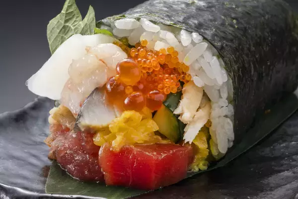 板前寿司、2026年節分に向け　超豪華12種類の具材を詰め込んだ「海鮮江戸前恵方巻」を2月1日(日)～2月3日(火)の3日間限定で発売