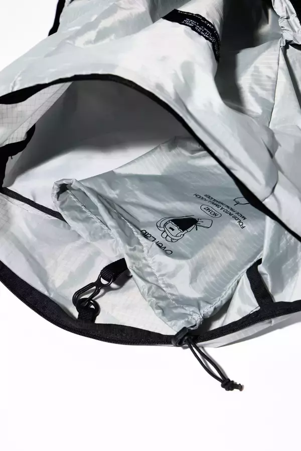 「約130gなのに20L。この軽さが、持ち歩く理由になる。韓国発「OverLab(オーバーラボ)」が超軽量パッカブルバッグパック発売。」の画像