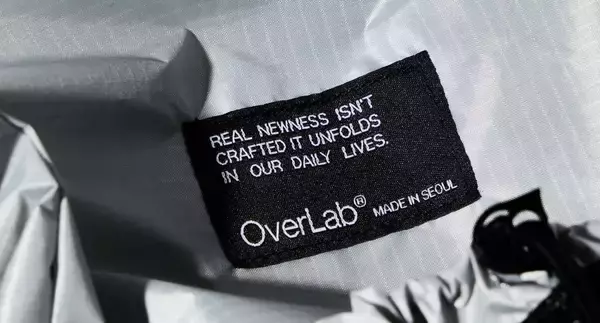 「約130gなのに20L。この軽さが、持ち歩く理由になる。韓国発「OverLab(オーバーラボ)」が超軽量パッカブルバッグパック発売。」の画像