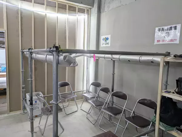 「1台で10人を同時冷却。建設現場の「冷えない休憩所」問題を解消する「冷風分散ダクト一体型スポットクーラー」の新モデルを追加！」の画像